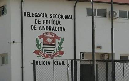 Homem bate na mulher é preso e tenta se matar dentro de viatura da PM&nbsp;