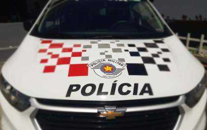 Dependentes químicos molestam mãe e filha e tentam matar autônomo