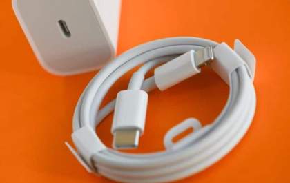Procon notifica Apple e Samsung por smartphones sem carregador na caixa