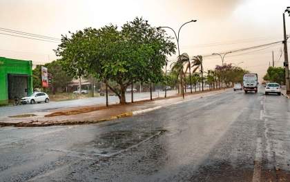 Chuva forte neste momento chega a Três Lagoas