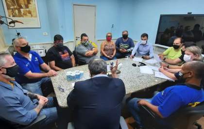 Prefeitura promove reunião para tratar sobre a regulamentação do serviço de transporte&nbsp;
