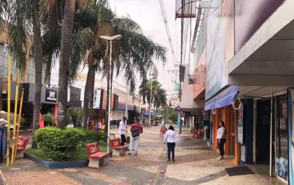 Bairros de Araçatuba, Birigui e Penápolis seguiam sem energia no início da tarde