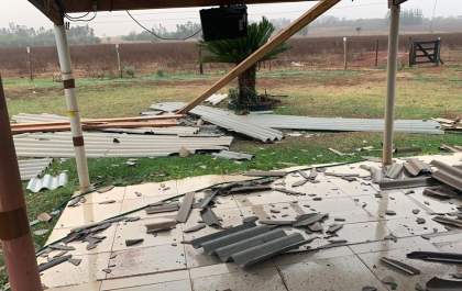 Prefeitura envia força tarefa para avaliação de danos após vendaval em Castilho