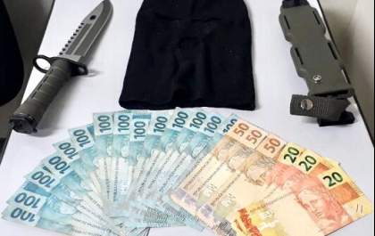 Indivíduos invade residência armado com faca, pratica roubo e é preso pela PM