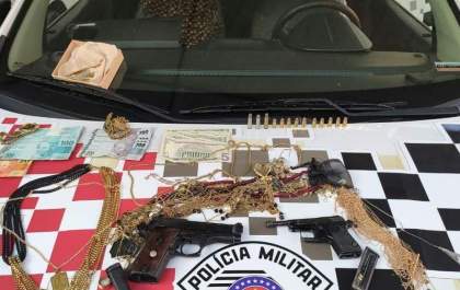 Terceiro acusado de assaltar casa de advogado é preso só de cueca