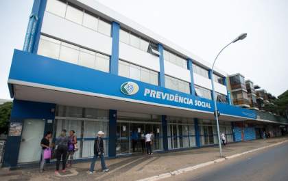 Prova de vida para segurados do INSS é suspensa até fim do ano