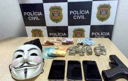 Polícia Civil prende trio por tráfico ao cumprir mandados de buscas em Pereira Barreto