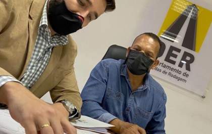 Zamboni busca no DER soluções para antigos problemas da cidade