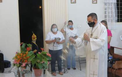 Bispo diocesano preside missa na Catedral em homenagem a Aparecida