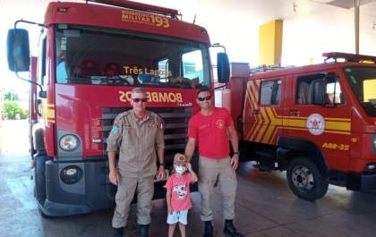 Dia das Crianças: Pequeno Rafael realiza sonho em conhecer Corpo de Bombeiros