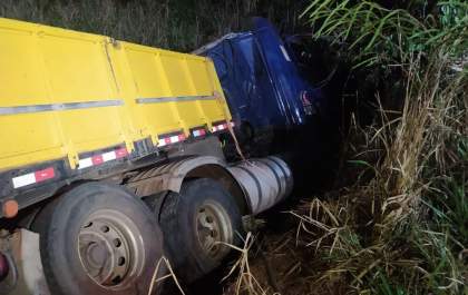 Acidente entre carretas deixa uma vítima fatal em Três Lagoas