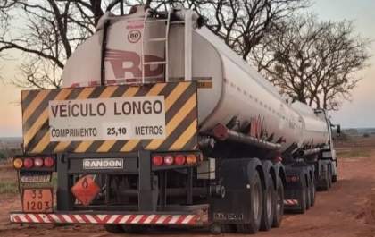 Caminhão-tanque é encontrado vazio em canavial após ser roubado na Rondon