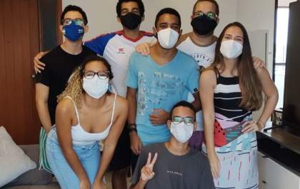 Projeto criado por estudantes oferece aulas gratuitas para quem quer tentar medicina