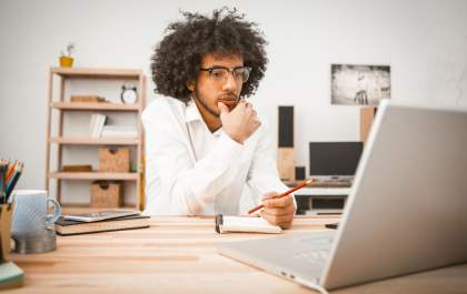 Hamburgueria seleciona universitários para programa de Trainee
