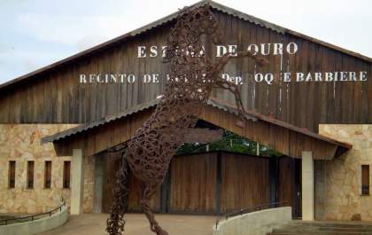 Recinto do Clube de Rodeio Espora de Ouro em Birigui é demolido