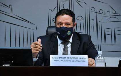 Vereadores tomam posse nos Parlamentos Regionais