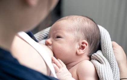 Bebês prematuros podem e devem ser amamentados