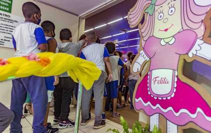 Feira Literária de Araçatuba teve início nesta terça e segue até amanhã