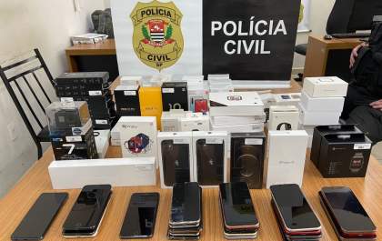 Polícia apreende R$ 160 mil em mercadorias em loja de celulares de shopping em operação contra receptação