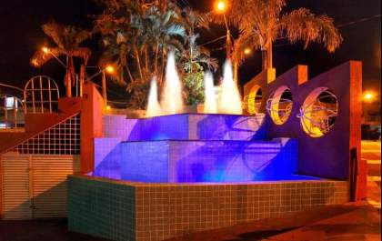 Fonte luminosa do Centro Cultural volta a funcionar depois de mais de uma década