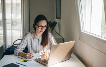 Programa abre inscrições para cursos gratuitos oferecidos por universidades estrangeiras