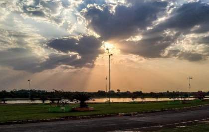Tempo segue instável com sol, chuva e chance de tempestades isoladas