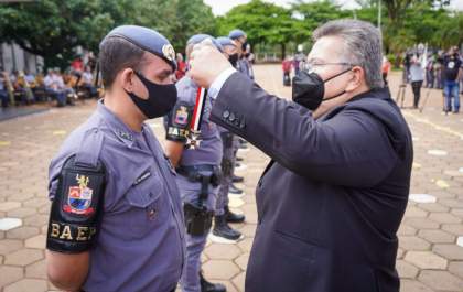 PMs que combateram mega-assalto em Araçatuba são homenageados pela Alesp