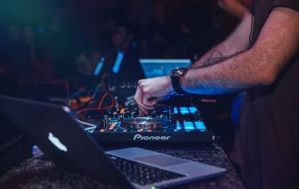 Viver de música no Brasil pode ser uma batalha árdua&nbsp; &nbsp;