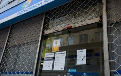 Prazo para agendar revisão de perícia médica no INSS termina hoje