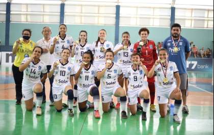 Futsal feminino de Araçatuba é campeão da retomada esportiva