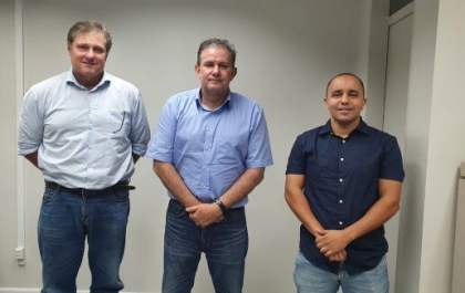 Em seu gabinete, Eduardo Rocha recebe representantes da Abrasel e Sindicato Rural de TL