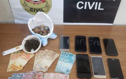 GOE/Deic apreende 7 celulares com investigado por tráfico
