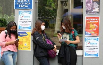 Enem serve de acesso ao ensino superior no Brasil e em Portugal