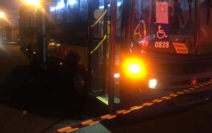 Menino atropelado por ônibus em Birigui vai para a UTI
