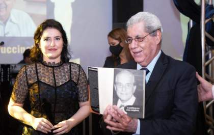 Apontada como pré-candidata à Presidência, Simone acompanha noite de homenagem a Ramez Tebet em MS