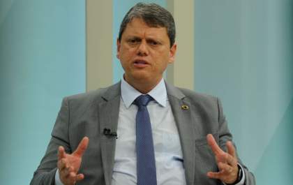 Concessões devem dobrar ferrovias no país em 15 anos, diz ministro