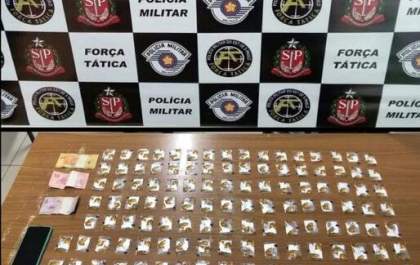 PM detém casal e apreende mais de 100 porções de cocaína