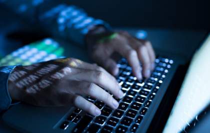 Mentir sobre a pessoa na Internet é crime, saiba mais