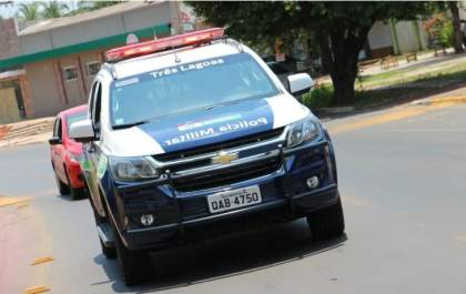 Motorista morre após caminhão sair da pista e bater em poste no anel viário de Corumbá