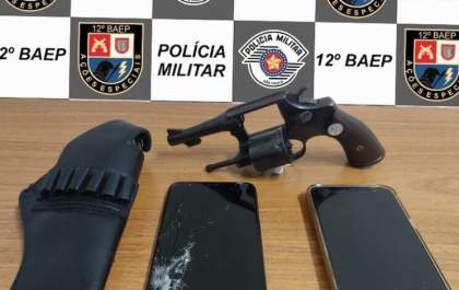 Condenado por homicídio é preso com revólver pelo Baep na avenida Brasília