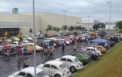 Penápolis recebe encontro regional de veículos antigos
