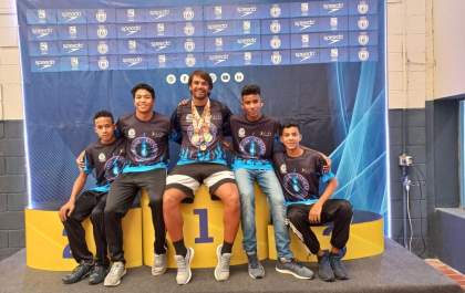 Equipe de natação de Araçatuba conquista cinco medalhas na Copa São Paulo
