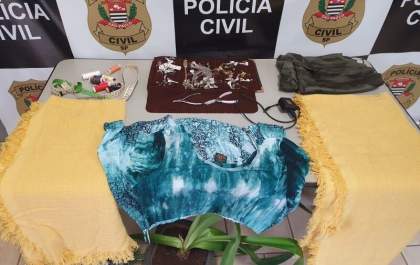 Contratada para cuidar de idosa é acusada de furtar objetos dela