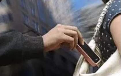 Mulher tem Iphone 11 furtado durante show sertanejo