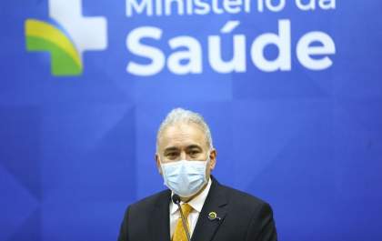 Crianças terão doses de vacina se forem incluídas no PNI, diz ministro