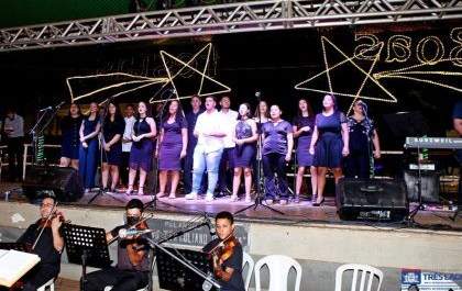 Espetáculo natalino empolga população no primeiro dia da Cantata de Natal