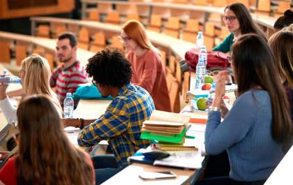 Abertura de vagas para ensino superior registra recorde em 2021