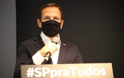 Doria assina decreto que obriga servidor a comprovar vacinação