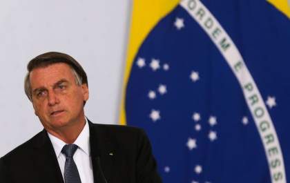 Bolsonaro tem boa aceitação de dieta líquida, diz boletim médico