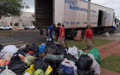 Em parceria com transportadora três-lagoense doações são enviadas para a Bahia
